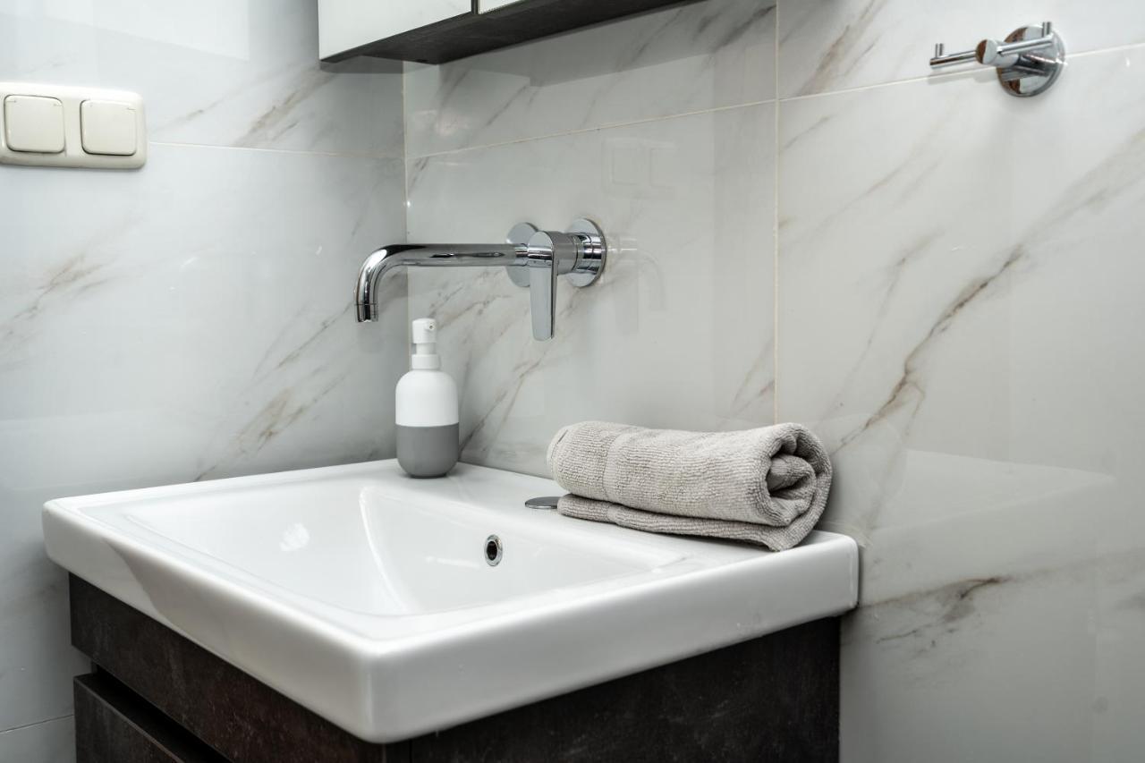 Magdalene'S Premium Apartments Ofrinion Ngoại thất bức ảnh