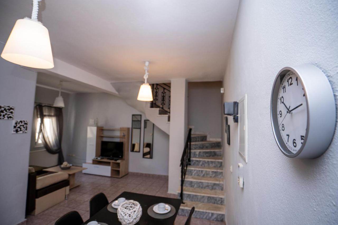 Magdalene'S Premium Apartments Ofrinion Ngoại thất bức ảnh