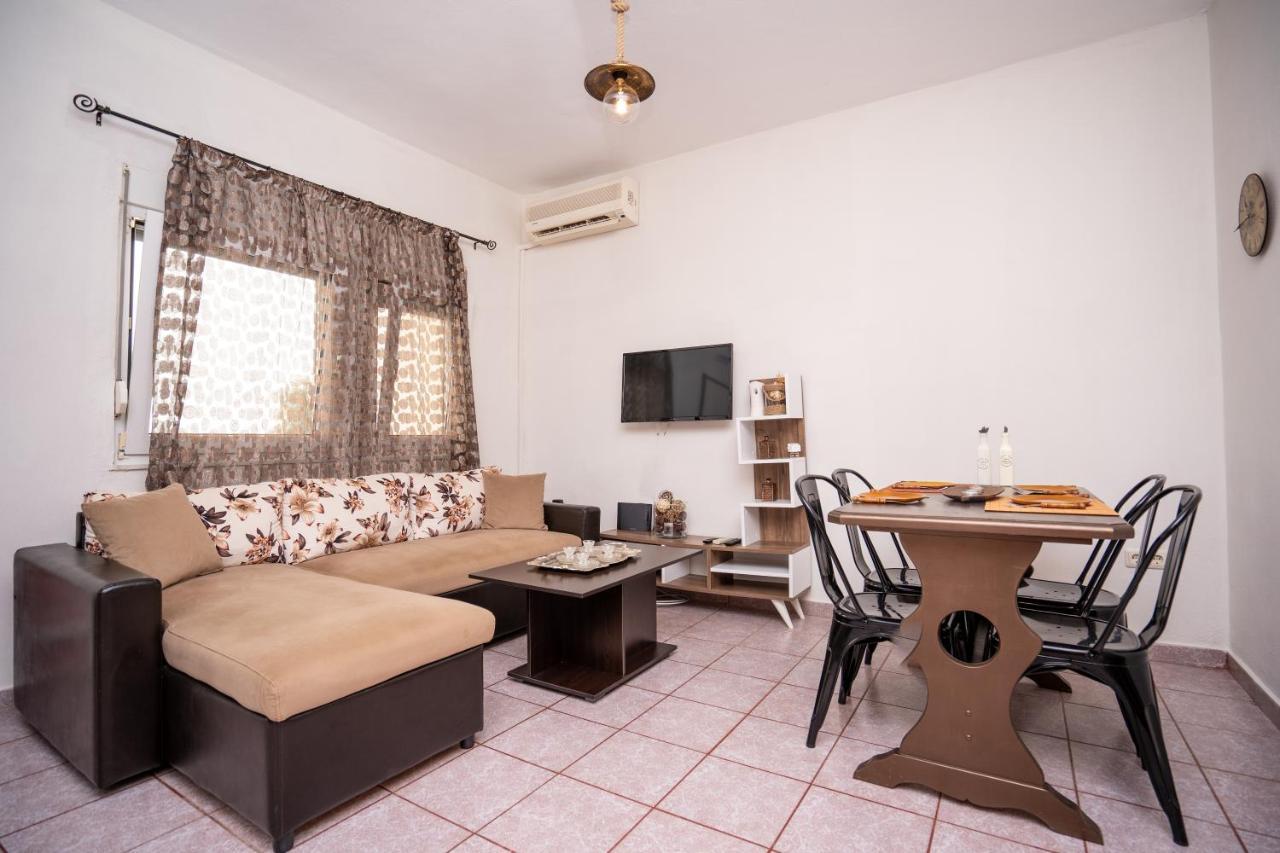 Magdalene'S Premium Apartments Ofrinion Ngoại thất bức ảnh