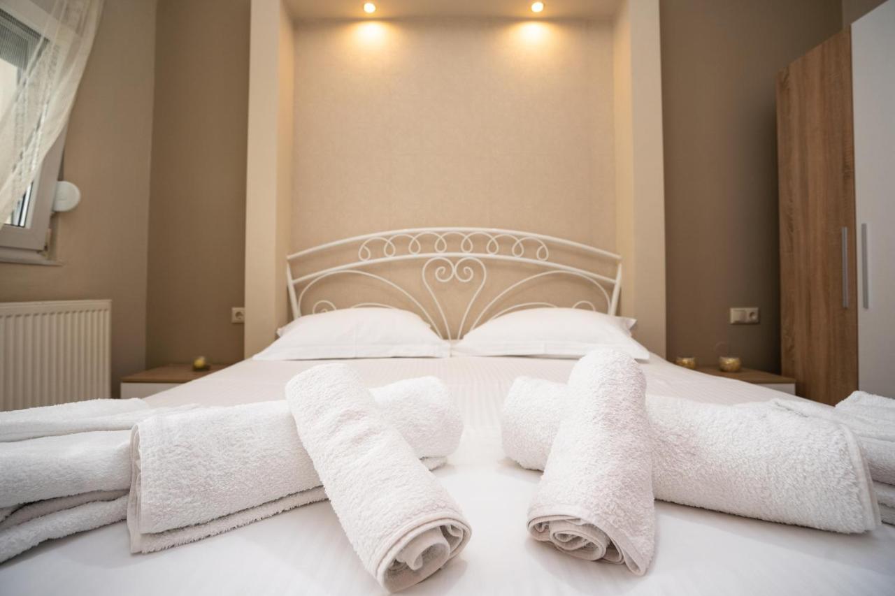Magdalene'S Premium Apartments Ofrinion Ngoại thất bức ảnh