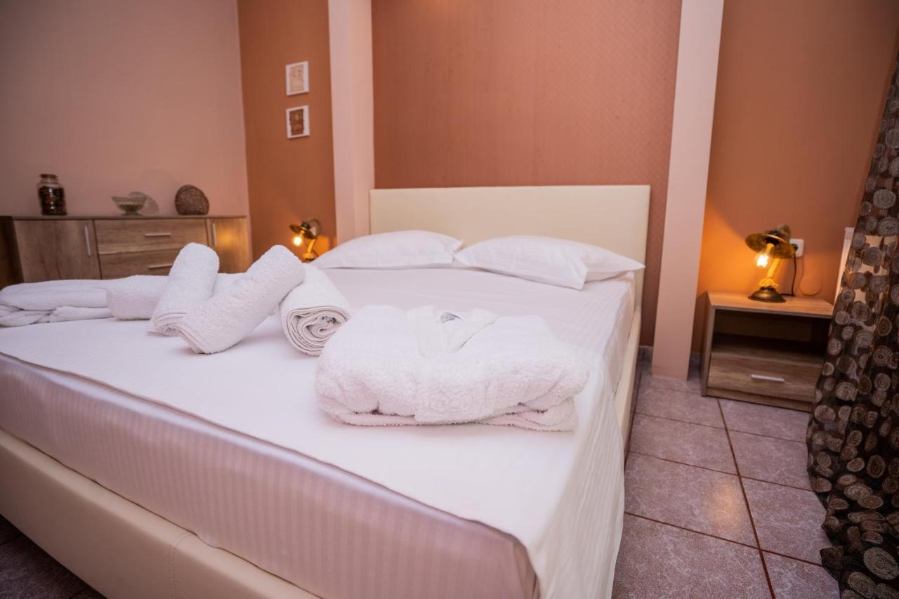 Magdalene'S Premium Apartments Ofrinion Ngoại thất bức ảnh
