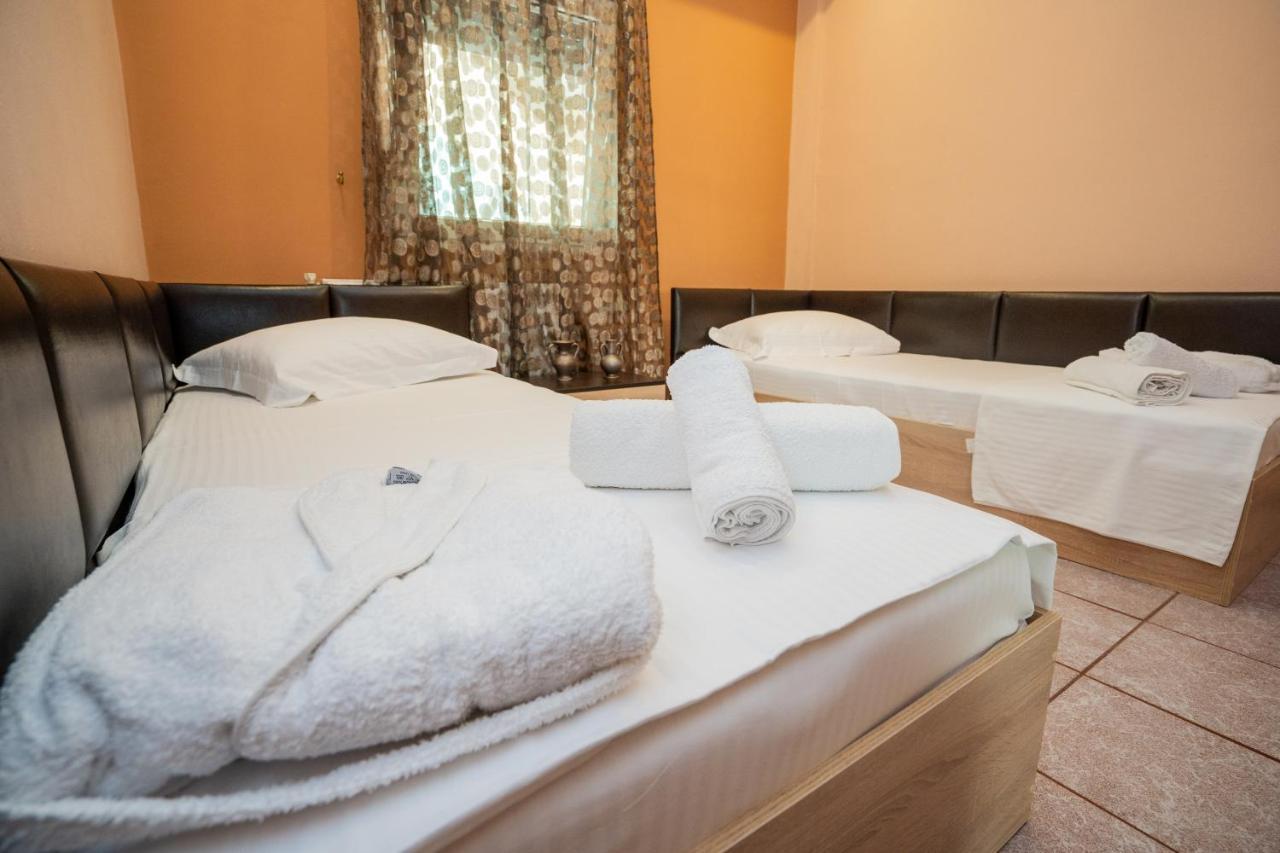 Magdalene'S Premium Apartments Ofrinion Ngoại thất bức ảnh